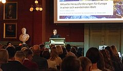 Festrednerin Stefanie Walter