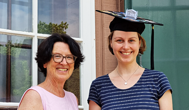 Prof. Dr. Madeleine Herren-Oesch und Lisa-Marie Zoller-Blundell