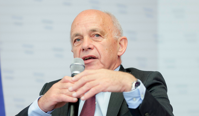 Ueli Maurer