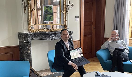 Atsushi Shibasaki gives a presentation