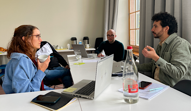 Picture: Animated discussions at the colloquium