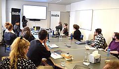 Thanushiyah Korn präsentiert Forschungsergebnisse