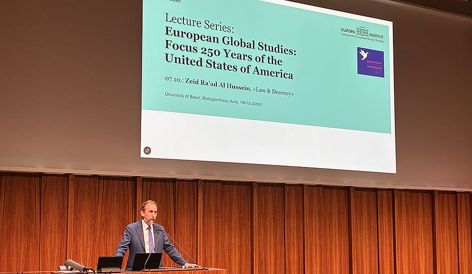 Zeid al Hussein gives a lecture