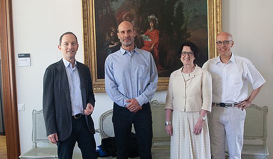 Prof. Dr. Thomas Grob (Vizerektor Lehre), Prof. Dr. Corey Ross, Prof. em. Dr. Madeleine Herren-Oesch, Prof. Dr. Martin Lengwiler (Dekan der Philosophisch-Historischen Fakultät)