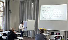 Elisa Sevilla presents her research